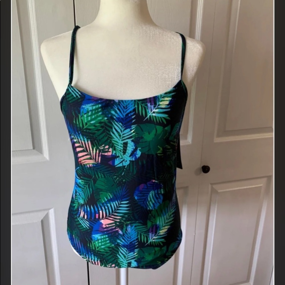 New swimsuit woman’s size large one piece AVVA sport love